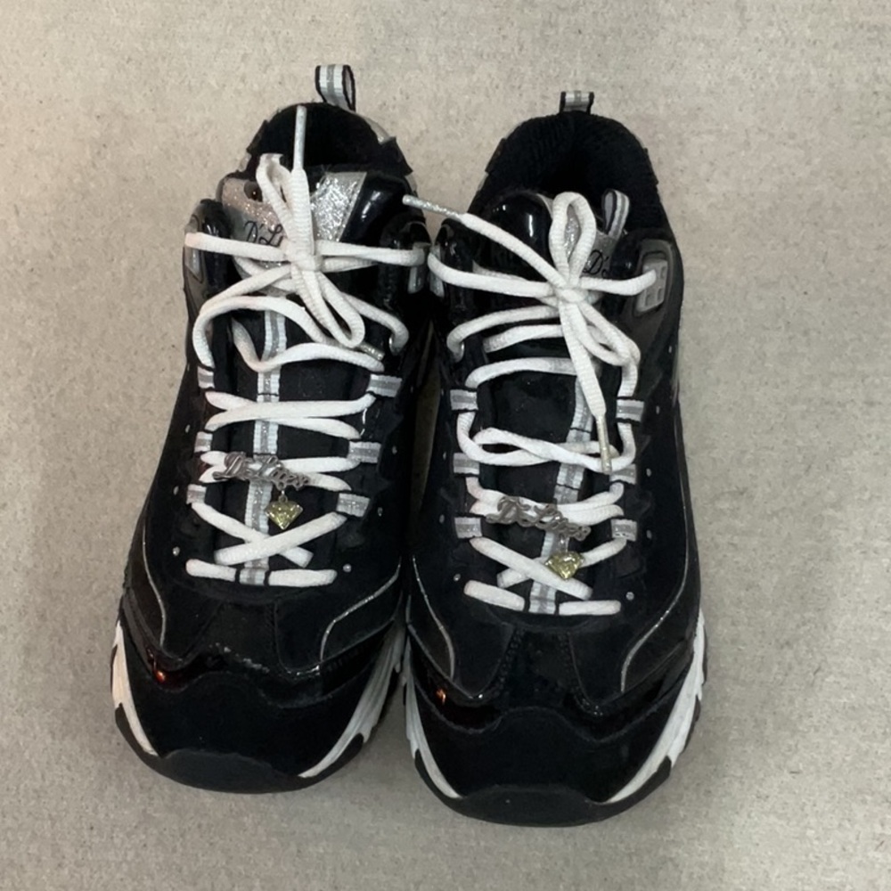 EUC Woman’s sketchers sneakers Diamond Edition